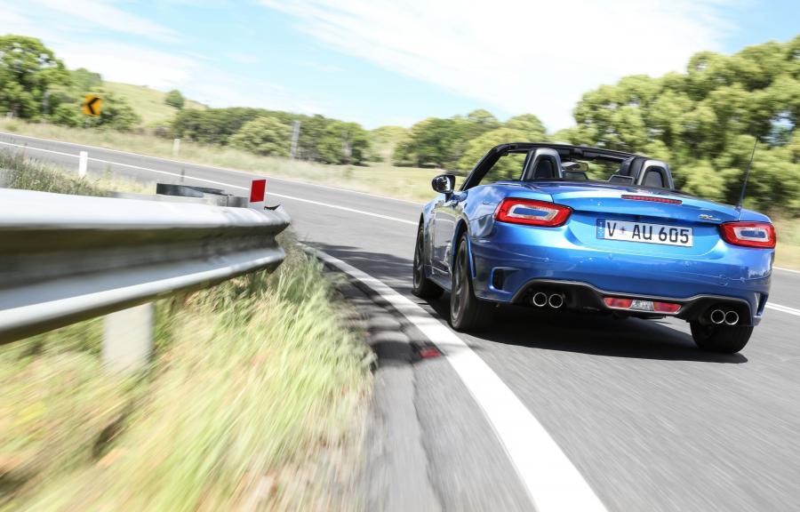  Abarth 124 Spider (348) 2016 года  (AU) (фото 3 из 40)